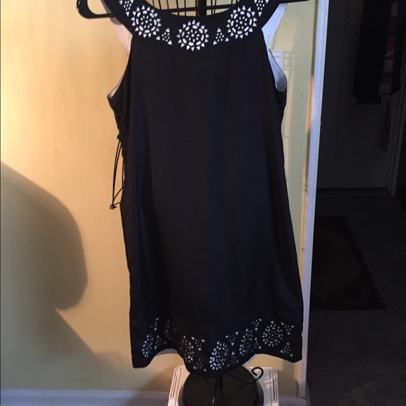 Romeo &Juliet Couture Dress - Picture 2 of 7